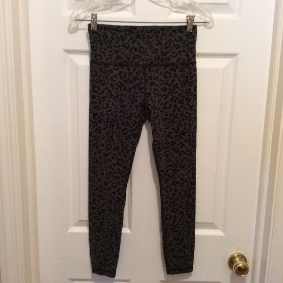 Athleta Leggings SP Gray Black Animal Print - Picture 1 of 8